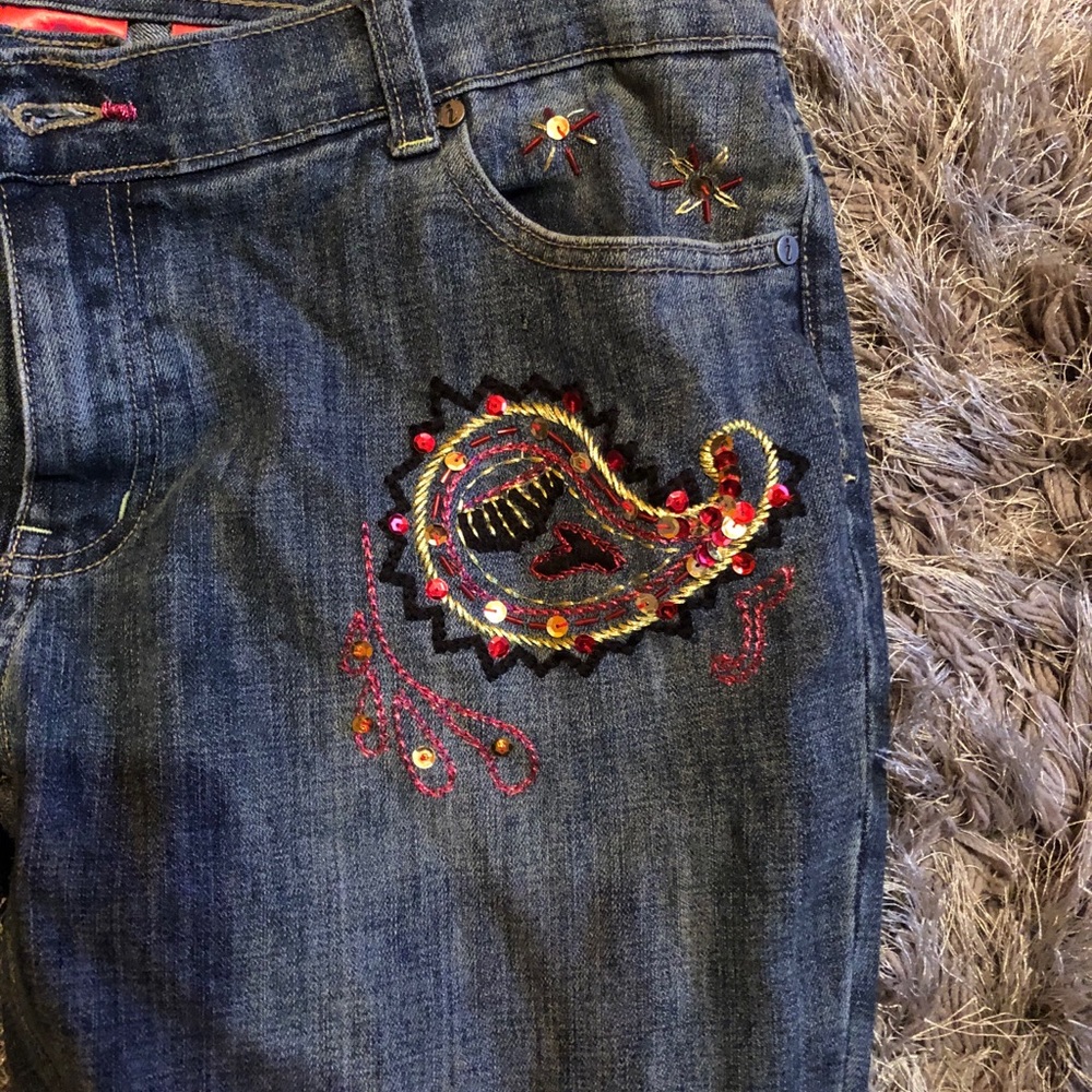 Jeans - Picture 2 of 4